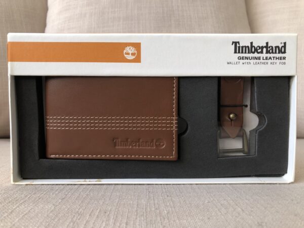 Billetera Timberland de Cuero Modelo Bifold Cognac con Llavero - Imagen 4