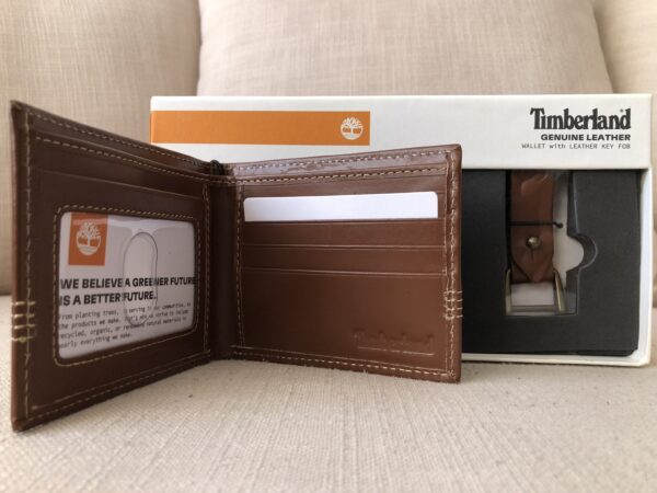 Billetera Timberland de Cuero Modelo Bifold Cognac con Llavero - Imagen 5